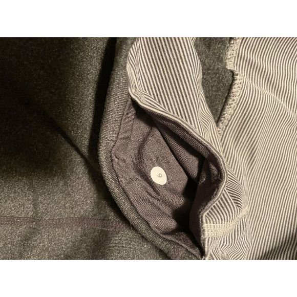 Lululemon Shorts *Gray*  Size 6 - Picture 5 of 6